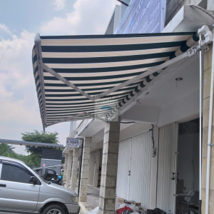 Gambar awning gulung kain PVC tahan lama – cocok untuk segala musim